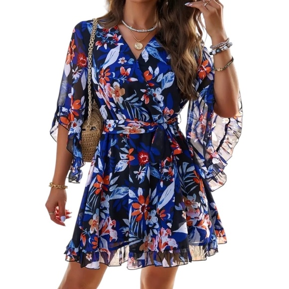 Dresses & Skirts - Women’s V Neck Floral A Line Dress